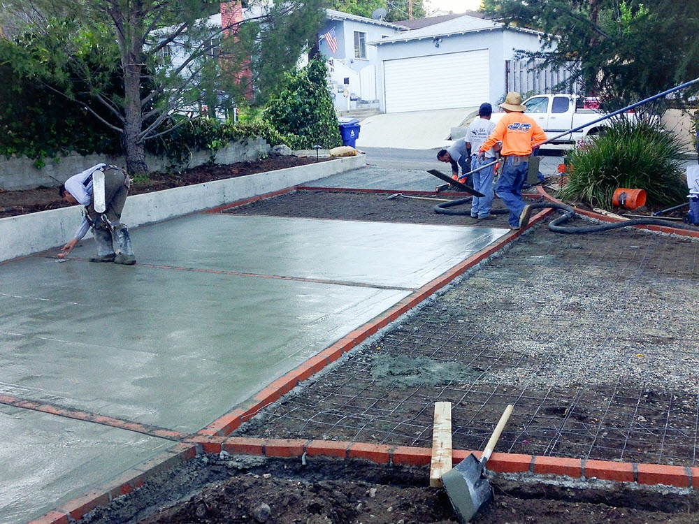 Ed's Landscaping Cement Driveway Installation